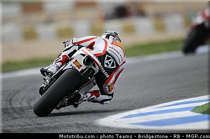 motogp_aoyama_21_portugal_2011_estoril.jpg