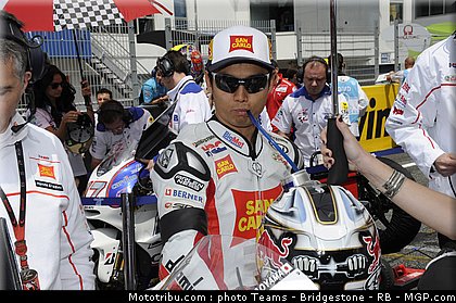 motogp_aoyama_29_portugal_2011_estoril.jpg