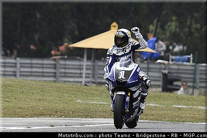motogp_lorenzo_07_portugal_2011_estoril.jpg