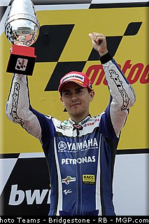 motogp_lorenzo_18_portugal_2011_estoril.jpg