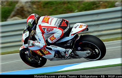 motogp_simoncelli_04_portugal_2011_estoril.jpg