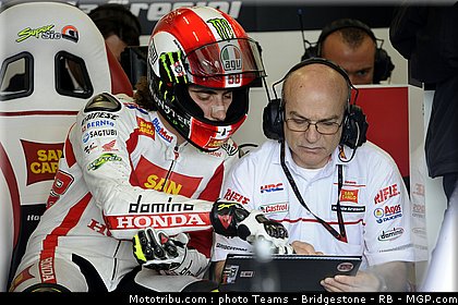 motogp_simoncelli_07_portugal_2011_estoril.jpg