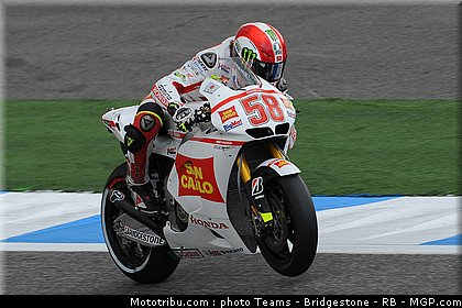 motogp_simoncelli_17_portugal_2011_estoril.jpg