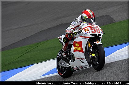 motogp_simoncelli_21_portugal_2011_estoril.jpg