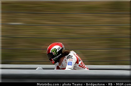 motogp_simoncelli_24_portugal_2011_estoril.jpg