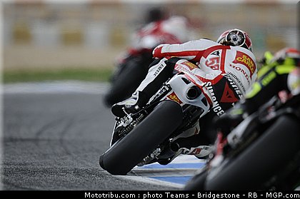 motogp_simoncelli_27_portugal_2011_estoril.jpg
