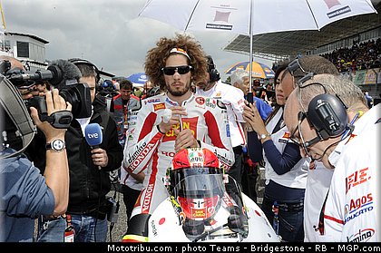 motogp_simoncelli_33_portugal_2011_estoril.jpg