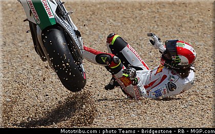 motogp_simoncelli_38_portugal_2011_estoril.jpg