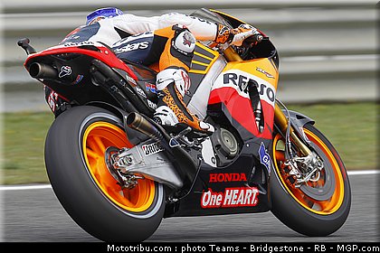 motogp_stoner_05_portugal_2011_estoril.jpg