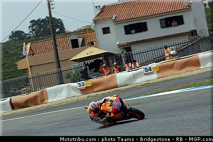 motogp_stoner_14_portugal_2011_estoril.jpg