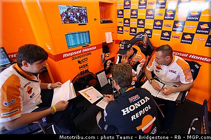 motogp_stoner_21_portugal_2011_estoril.jpg