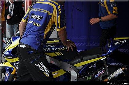 moto2_tech3_01_catalogne_montmelo_2011.JPG