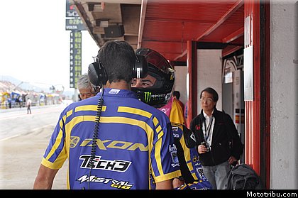 moto2_tech3_02_catalogne_montmelo_2011.JPG