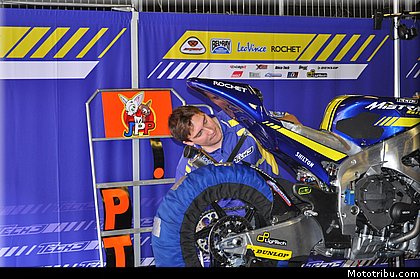 moto2_tech3_14_catalogne_montmelo_2011.JPG