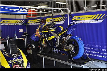 moto2_tech3_20_catalogne_montmelo_2011.JPG