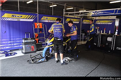 moto2_tech3_23_catalogne_montmelo_2011.JPG
