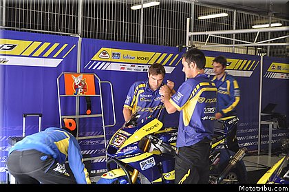moto2_tech3_25_catalogne_montmelo_2011.JPG