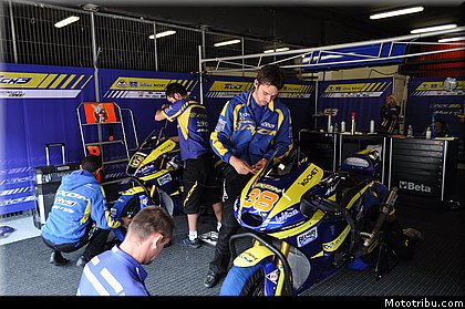 moto2_tech3_26_catalogne_montmelo_2011.JPG