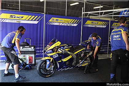 moto2_tech3_33_catalogne_montmelo_2011.JPG