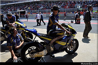 moto2_tech3_35_catalogne_montmelo_2011.JPG