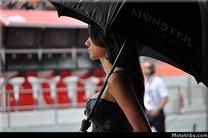 motogp_pitbabe_03_catalogne_montmelo_2011.JPG