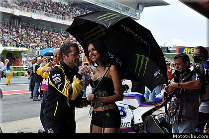 motogp_pitbabe_11_catalogne_montmelo_2011.JPG