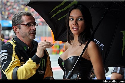motogp_pitbabe_12_catalogne_montmelo_2011.JPG