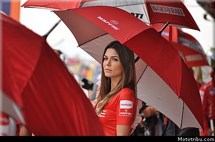 motogp_pitbabe_21_catalogne_montmelo_2011.JPG