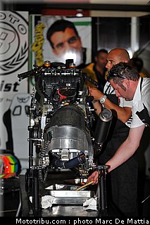 moto2_deangelis_7_catalogne_montmelo_2011.JPG