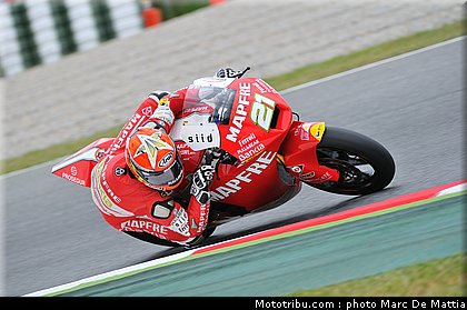 moto2_fores_3_catalogne_montmelo_2011.JPG
