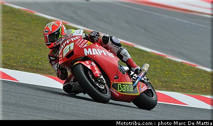 moto2_fores_5_catalogne_montmelo_2011.JPG