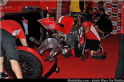 moto2_simon_6_catalogne_montmelo_2011.JPG
