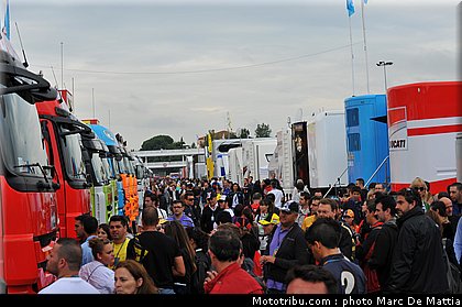 motogp_ambiance_07_catalogne_montmelo_2011.JPG