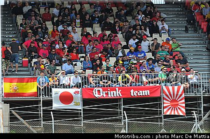 motogp_ambiance_08_catalogne_montmelo_2011.JPG
