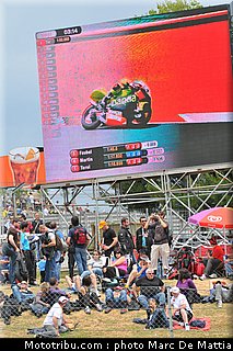 motogp_ambiance_09_catalogne_montmelo_2011.JPG