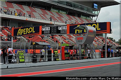 motogp_ambiance_21_catalogne_montmelo_2011.JPG