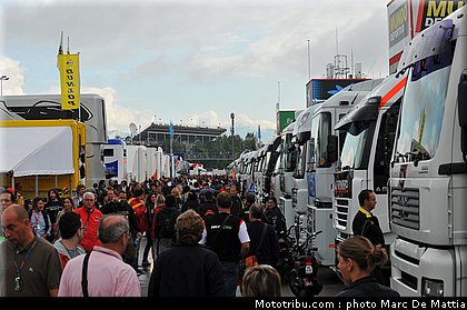 motogp_ambiance_38_catalogne_montmelo_2011.JPG