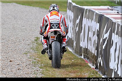 motogp_aoyama_07_catalogne_montmelo_2011.jpg