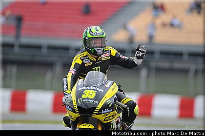 motogp_crutchlow_09_catalogne_montmelo_2011.JPG