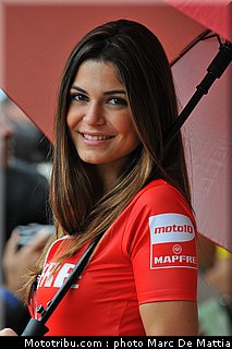 motogp_pitbabes_08_catalogne_montmelo_2011.JPG