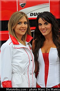 motogp_pitbabes_15_catalogne_montmelo_2011.JPG