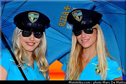 motogp_pitbabes_24_catalogne_montmelo_2011.JPG