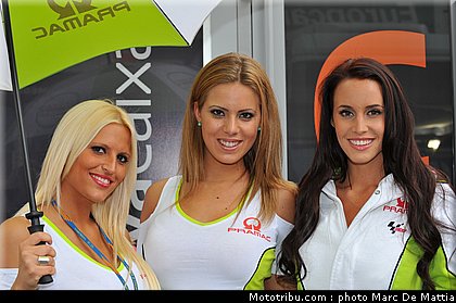 motogp_pitbabes_30_catalogne_montmelo_2011.JPG