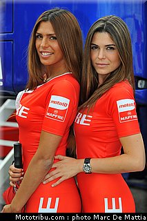 motogp_pitbabes_40_catalogne_montmelo_2011.JPG