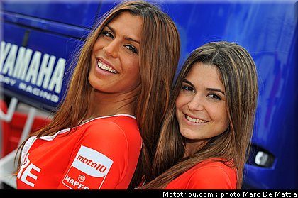 motogp_pitbabes_41_catalogne_montmelo_2011.JPG