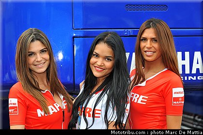 motogp_pitbabes_45_catalogne_montmelo_2011.JPG