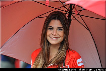 motogp_pitbabes_55_catalogne_montmelo_2011.JPG