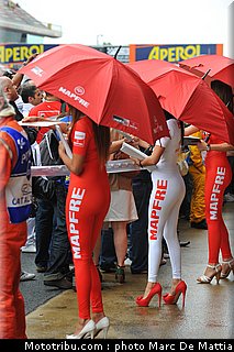 motogp_pitbabes_57_catalogne_montmelo_2011.JPG