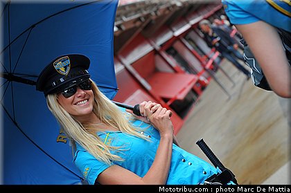 motogp_pitbabes_58_catalogne_montmelo_2011.JPG