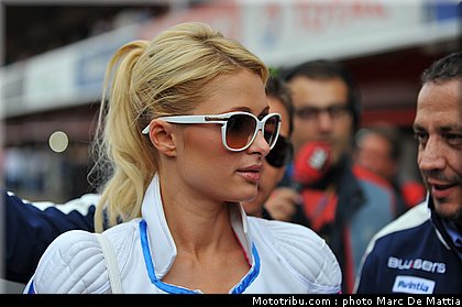 motogp_pitbabes_64_catalogne_montmelo_2011.JPG